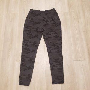 Rachel Zoe Dark Camo High Waisted Athletic Pant Leggings Size Medium